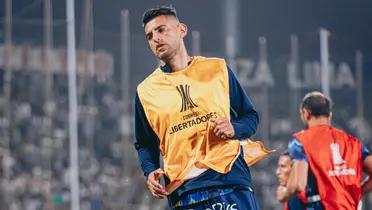 Carlos Zambrano calentando en la Copa Libertadores (Foto: Alianza Lima) 