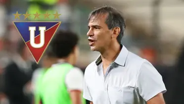 Fabián Bustos como entrenador de LDU de Quito. 
