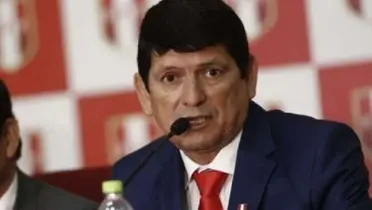 Agustín Lozano como presidente de la FPF.