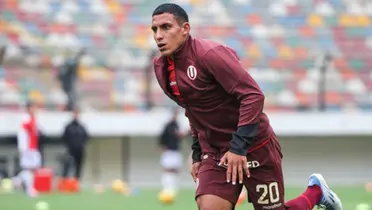 Alex Valera jugando por Universitario de Deportes / Foto: Universitario