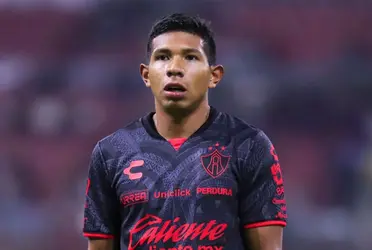 El Atlas de Anderson Santamaría y Edison Flores cayó goleado ante el Olimpia de Pedro Troglio por la Concachampions.