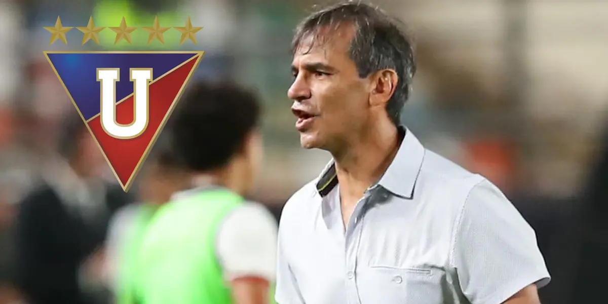 Fabián Bustos como entrenador de LDU de Quito. 