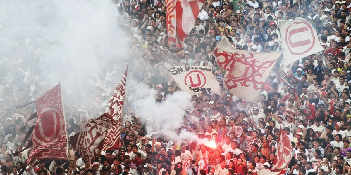 La fanaticada crema encabezó un banderazo a la ‘U’ horas del partido decisivo ante Cienciano por Sudamericana.