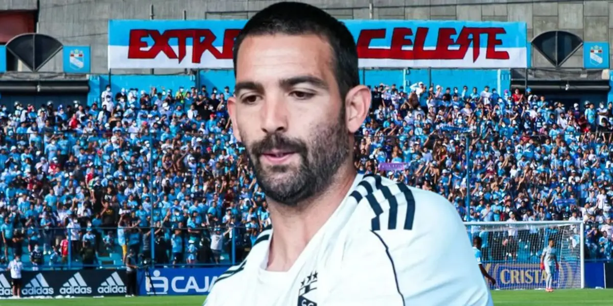 Martín Cauteruccio con la hinchada de Sporting Cristal / Foto: Sporting Cristal